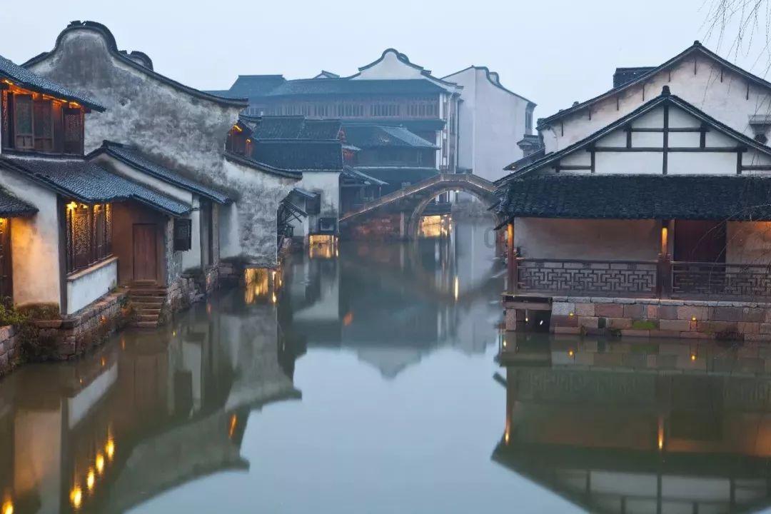 探索吉鹿力,发现乐趣,尽在有钱人在农村修房子,一般选择什么风格呢?问答社区